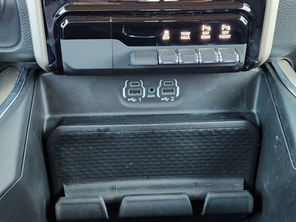 2021 RAM 1500 Laramie Crew Cab 4x2 5'7" Box