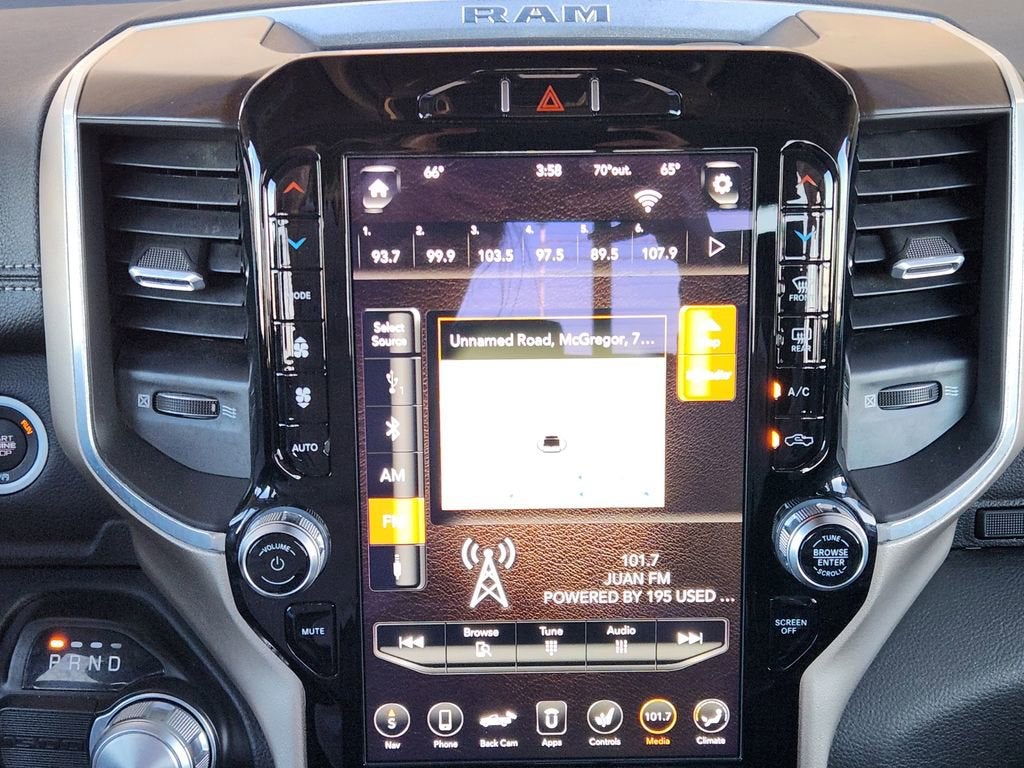 2021 RAM 1500 Laramie Crew Cab 4x2 5'7" Box