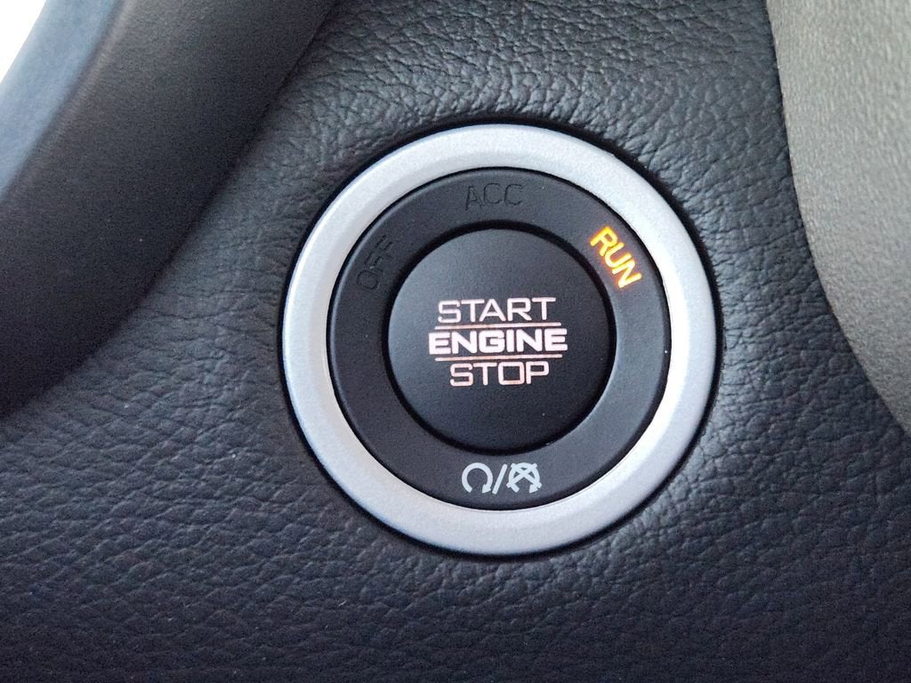 2021 RAM 1500 Laramie Crew Cab 4x2 5'7" Box