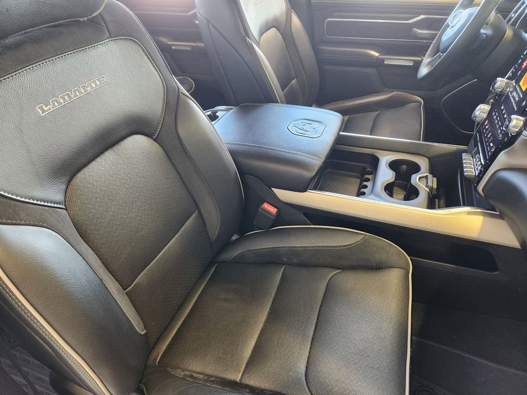 2020 RAM 1500 Laramie Crew Cab 4x4 5'7" Box