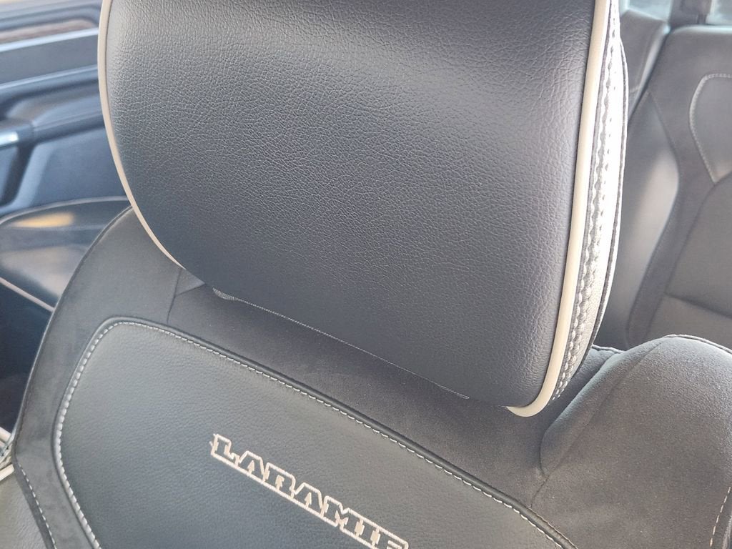 2020 RAM 1500 Laramie Crew Cab 4x4 5'7" Box