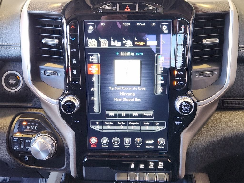 2020 RAM 1500 Laramie Crew Cab 4x4 5'7" Box