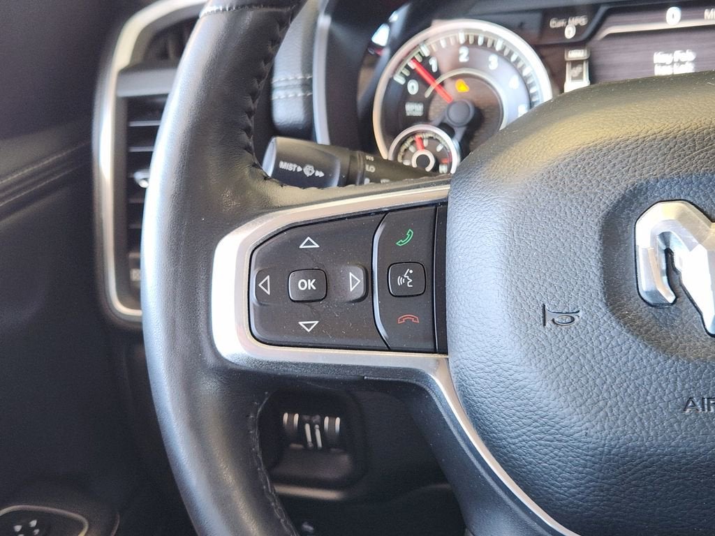 2020 RAM 1500 Laramie Crew Cab 4x4 5'7" Box