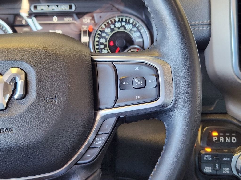 2020 RAM 1500 Laramie Crew Cab 4x4 5'7" Box