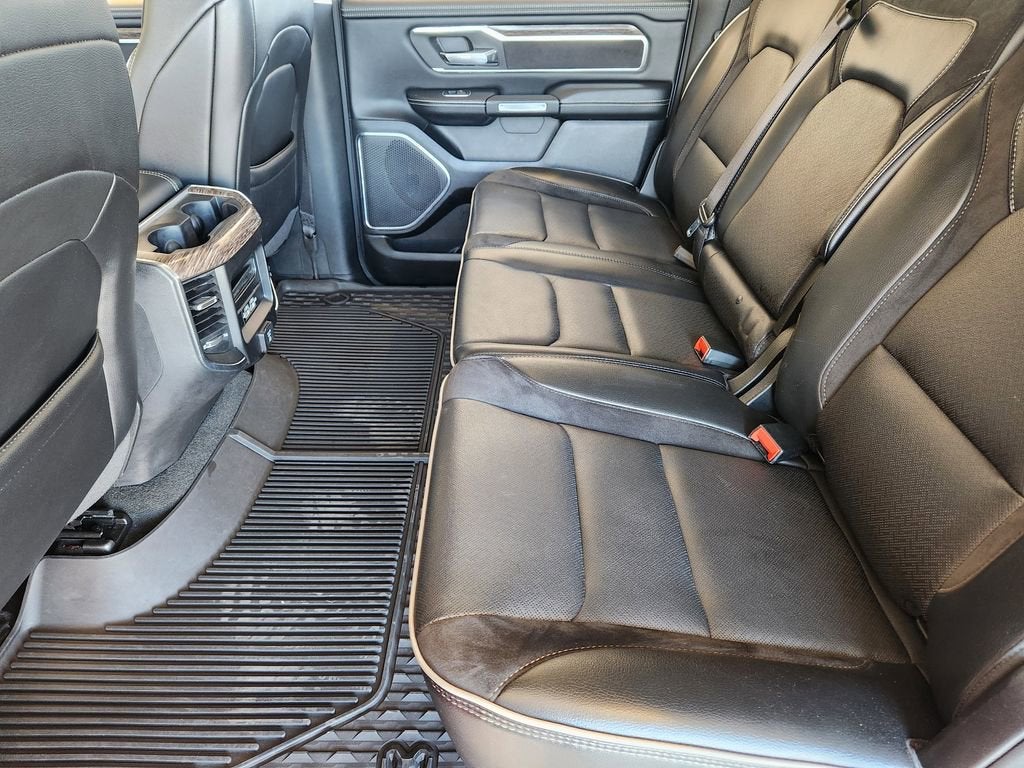 2020 RAM 1500 Laramie Crew Cab 4x4 5'7" Box