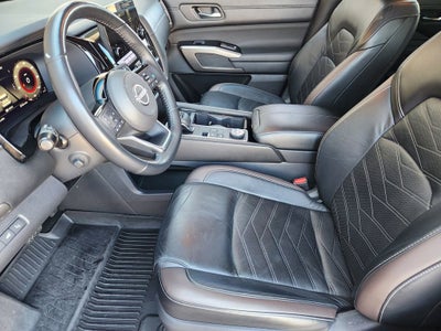 2023 Nissan Pathfinder Platinum 4WD