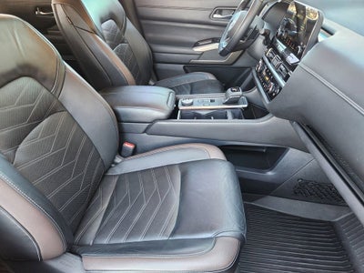 2023 Nissan Pathfinder Platinum 4WD