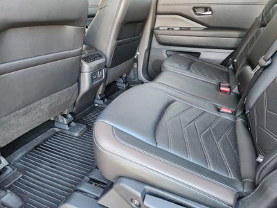 2023 Nissan Pathfinder Platinum 4WD