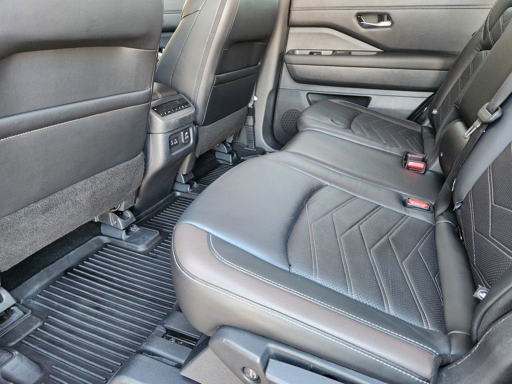 2023 Nissan Pathfinder Platinum 4WD